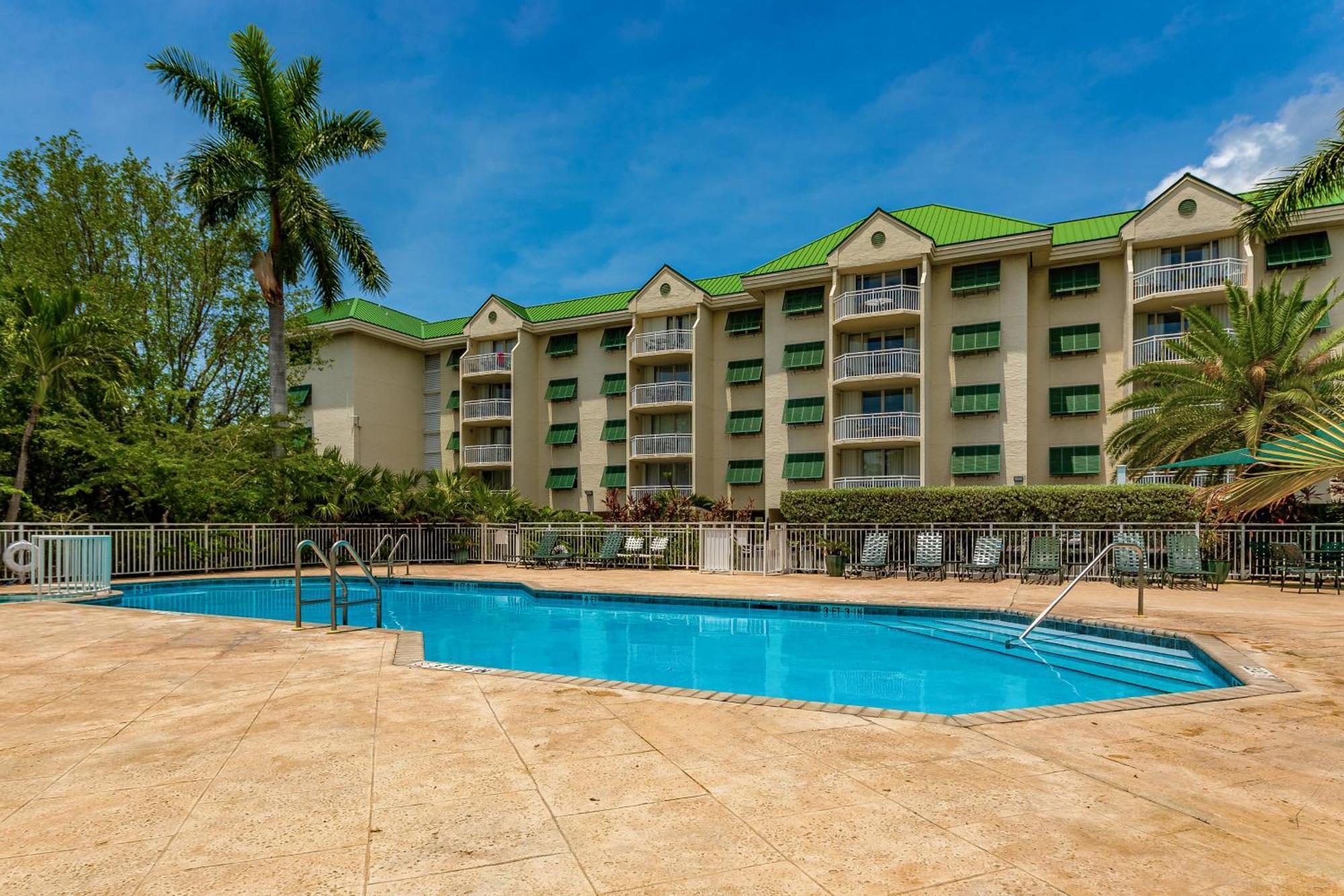 Sunrise Suites Big Kahuna Suite #202 キーウェスト 部屋 写真
