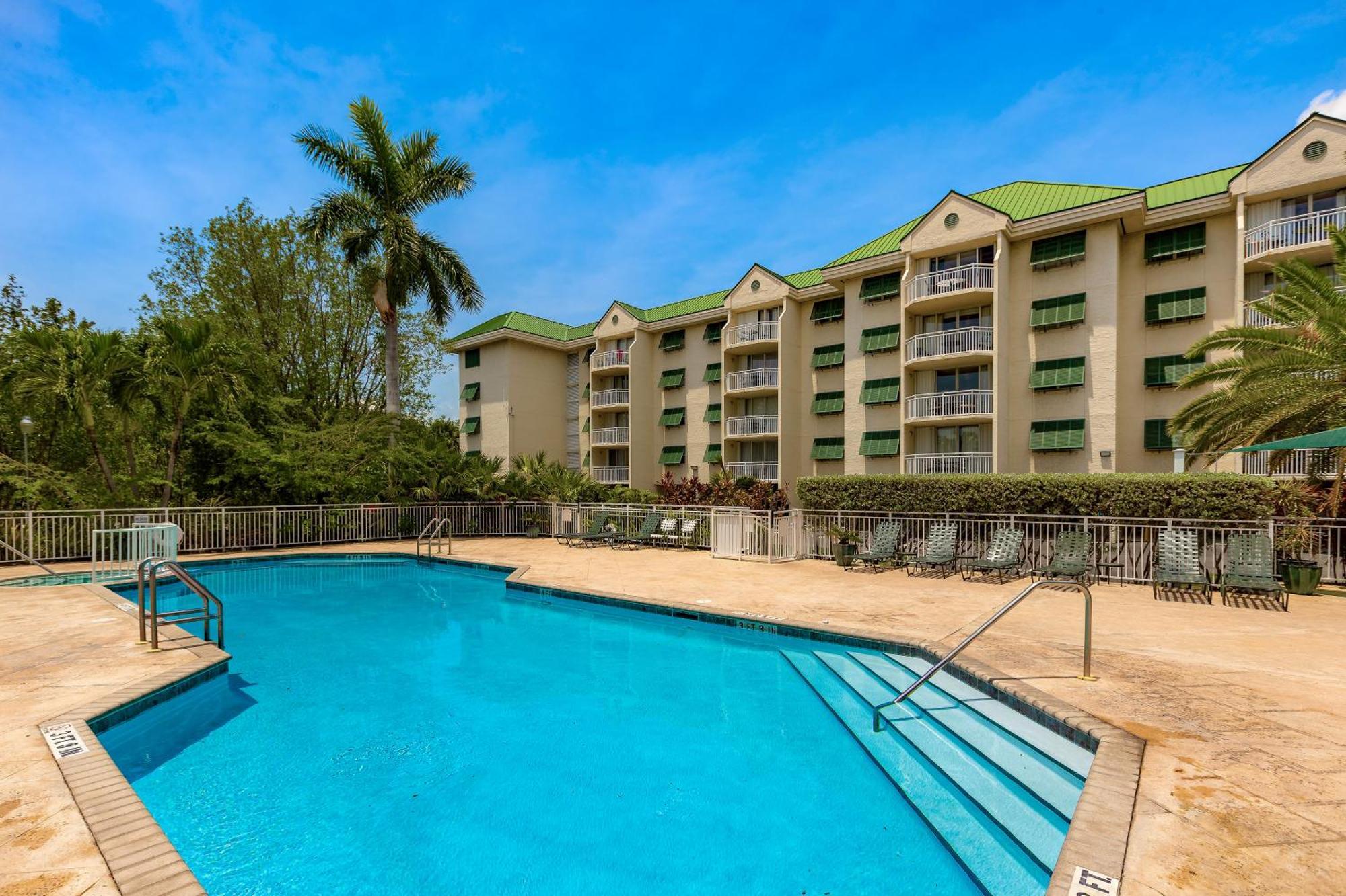 Sunrise Suites Big Kahuna Suite #202 キーウェスト 部屋 写真